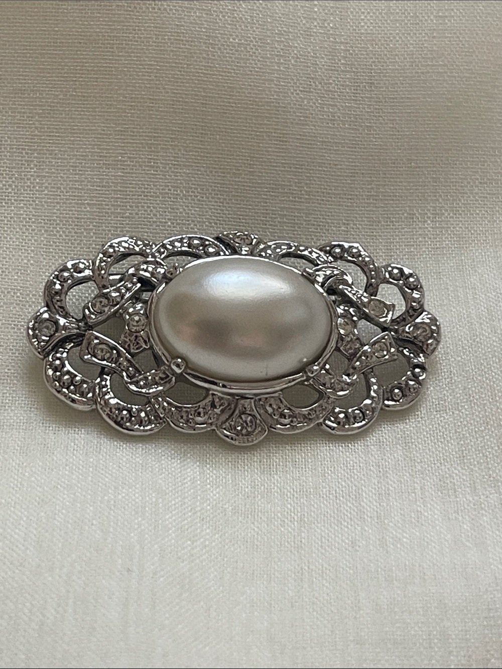 Silver-Tone Pearl Center Filigree Brooch